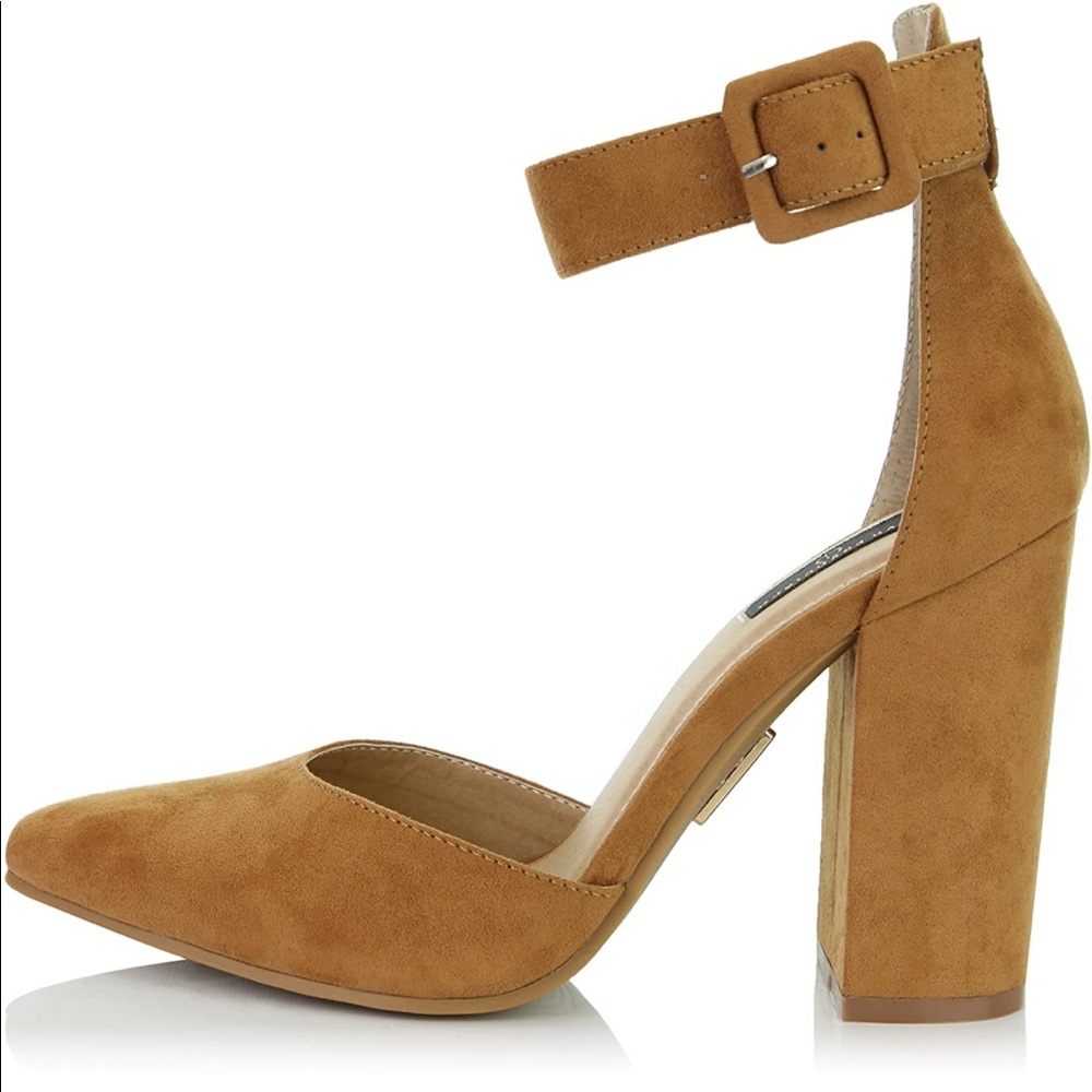 Brand new strap buckle pointed toe chunky heel